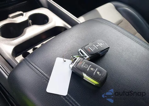 2020 Ram 1500 Big Horn 4X4 5'7 Box from USA, damaged, VIN 1C6SRFFT3LN383255